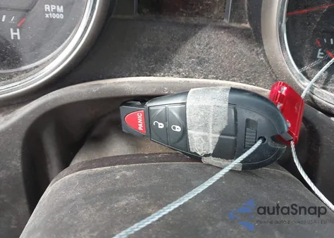 2011 Jeep Grand Cherokee Overland z USA, uszkodzony, nr VIN 1J4RR6GT0BC560502